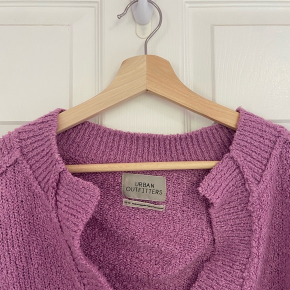 ✨vneck sweater✨ - Picture 2 of 4